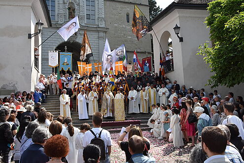 Prozession findet statt! 