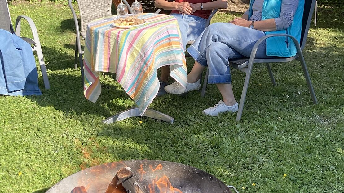 Zämä ums Füür