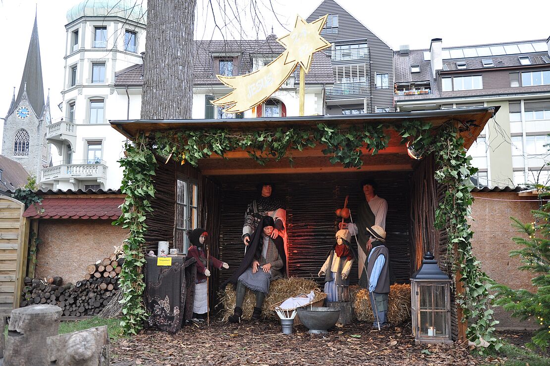 Krippe im Pfarrhausgarten