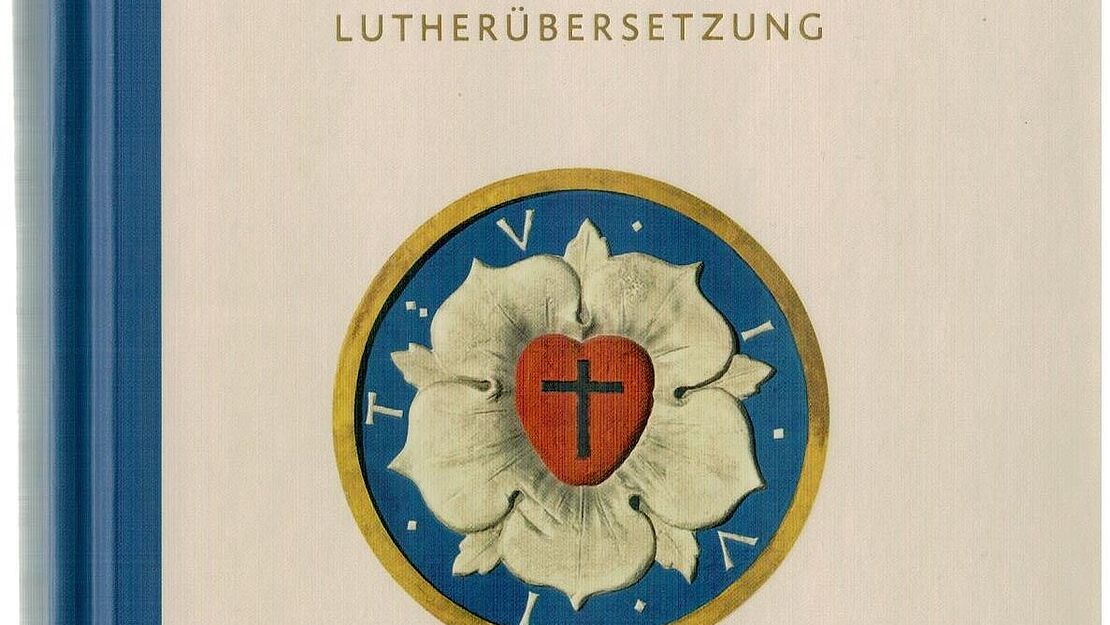 Umschlag der revidierten Lutherbibel aus dem Jubiläumsjahr 2017. 