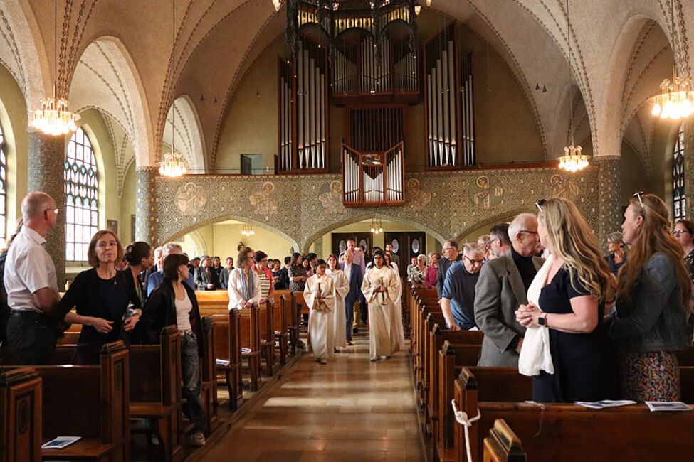 gestärkt sein, gefirmt sein, gesegnet sein