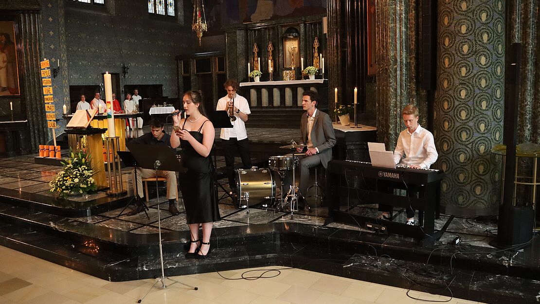 Die musikalische Firmband. Foto: Michelle Bucher