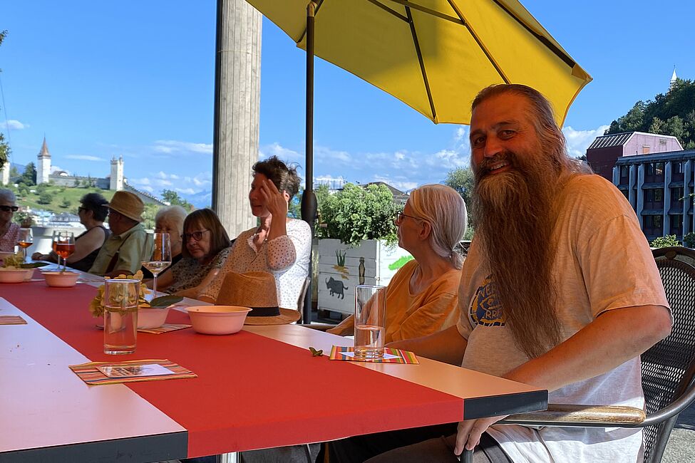 Viele schöne Begegnungen an den Sommerapéros im St. Karli 