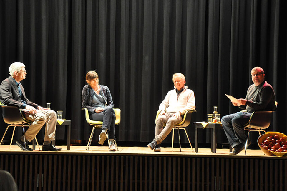 Das Unrecht auf den Tisch legen